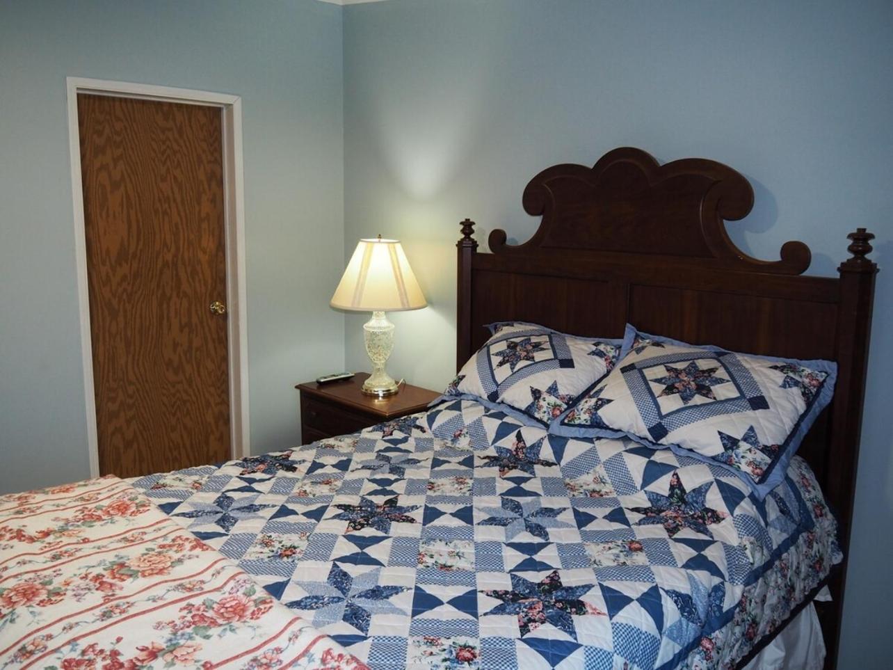 The Green Lake Getaway - Shared Lake Access! Interlochen المظهر الخارجي الصورة