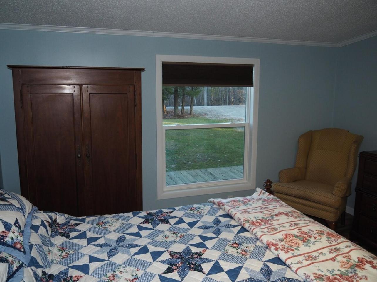 The Green Lake Getaway - Shared Lake Access! Interlochen المظهر الخارجي الصورة