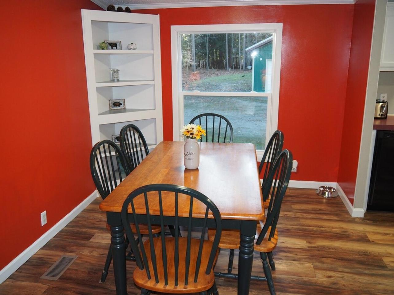 The Green Lake Getaway - Shared Lake Access! Interlochen المظهر الخارجي الصورة